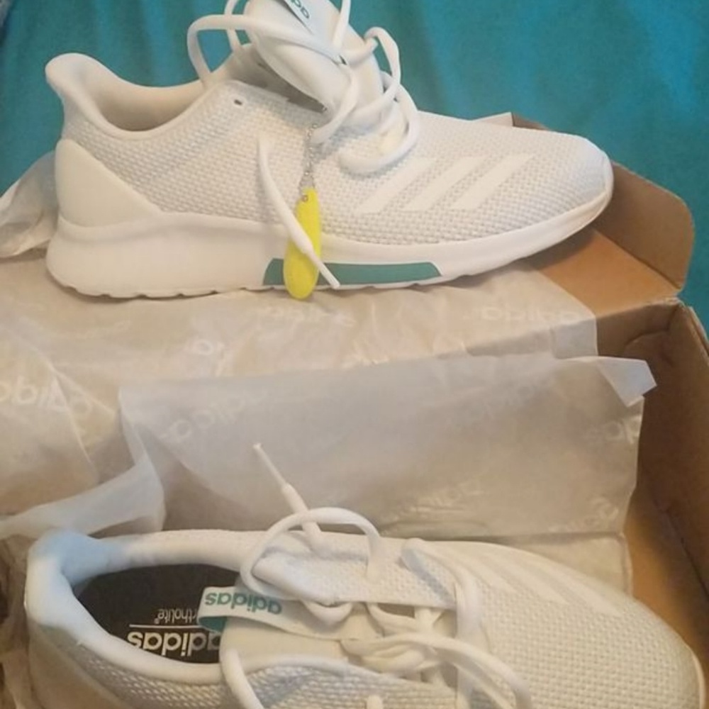 Women's Adidas sneakers